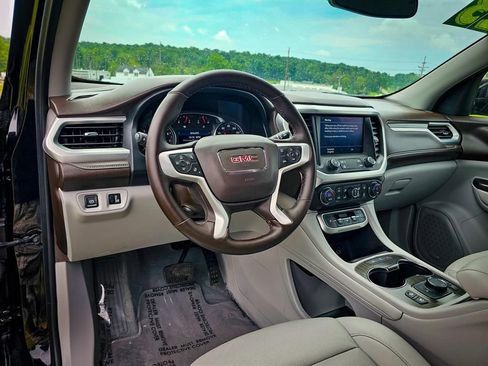 Certified 2023 GMC Acadia SLT w/ Preferred Package image 17