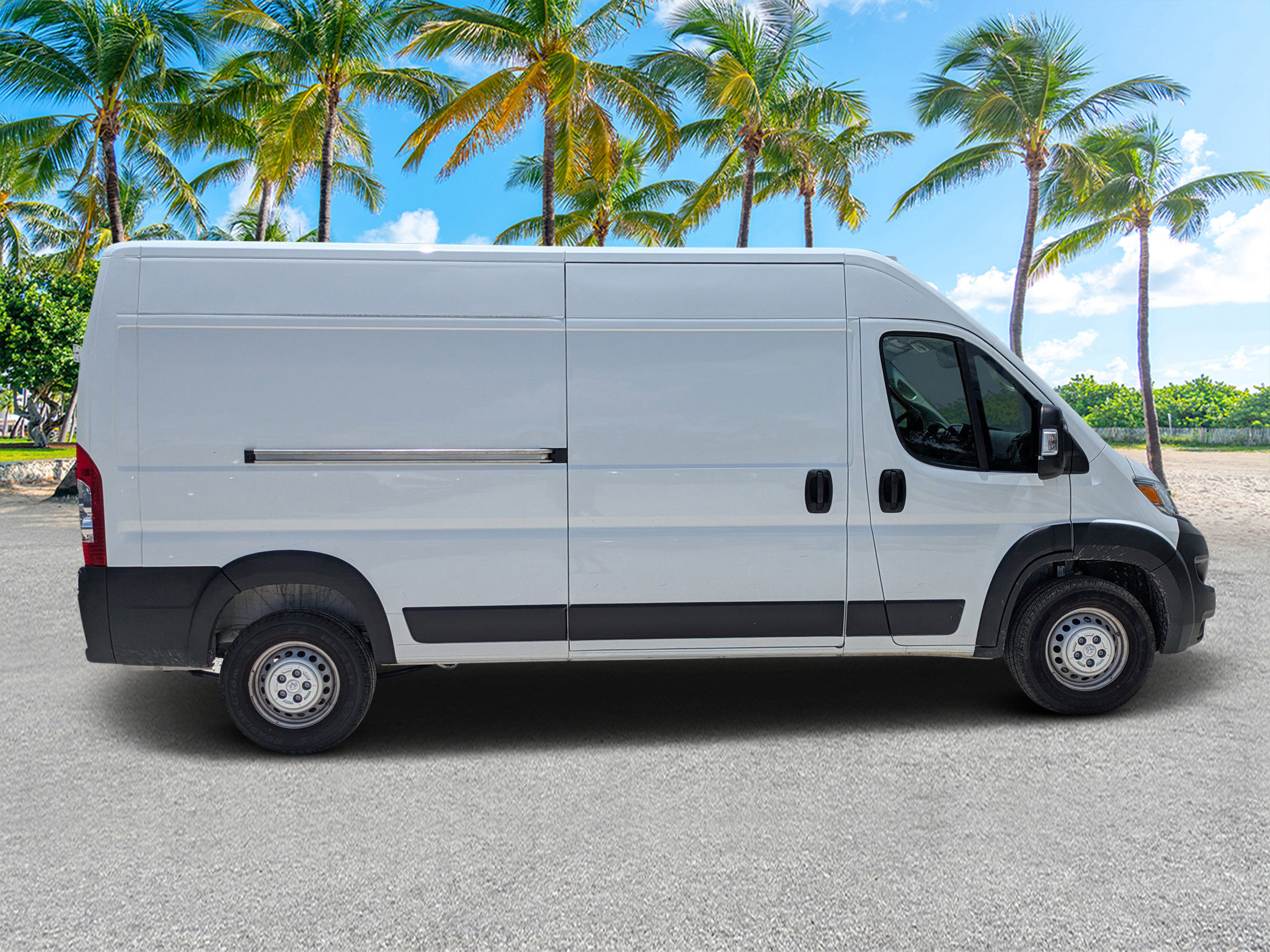 Used 2026 RAM ProMaster 2500 w/ Convenience Group FWD image 3