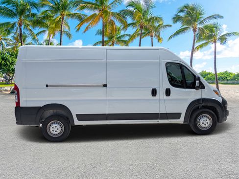 Used 2026 RAM ProMaster 2500 w/ Convenience Group FWD image 3