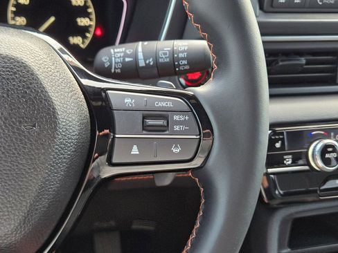 Certified 2025 Honda Pilot Sport image 28