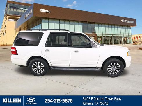 Used 2017 Ford Expedition XLT w/ Equipment Group 202A RWD image 9