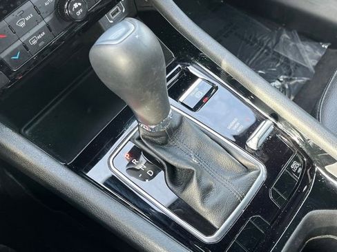 Used 2024 Jeep Compass Limited image 14