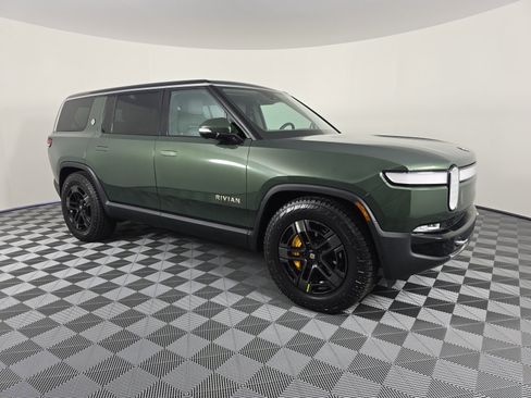 Used 2023 Rivian R1S Adventure AWD/4WD image 7