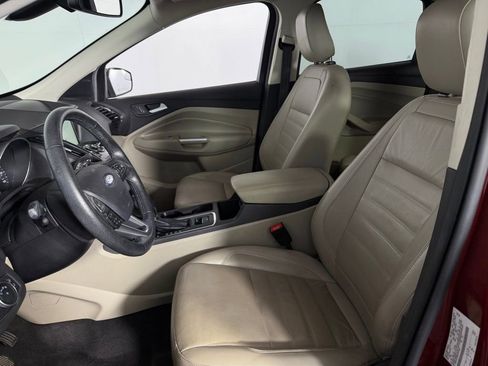 Used 2019 Ford Escape Titanium image 22