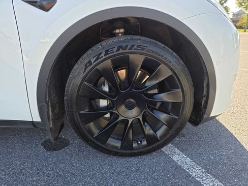 Used 2022 Tesla Model Y Long Range AWD/4WD image 27