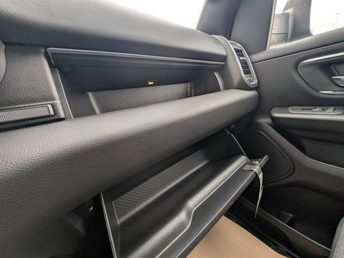 New 2026 RAM 1500 4x4 Crew Cab image 39