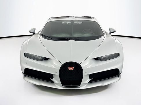 Used 2019 Bugatti Chiron AWD/4WD image 2