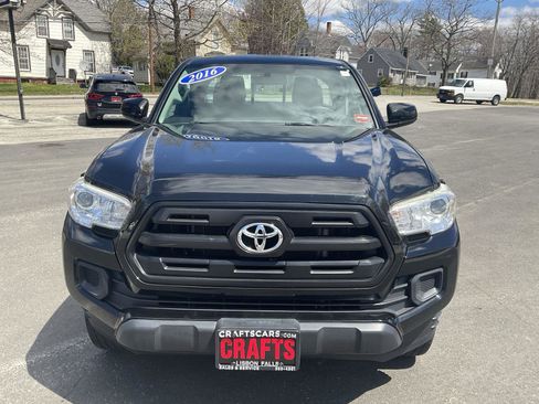 Used 2016 Toyota Tacoma SR w/ SR Convenience Package AWD/4WD image 8