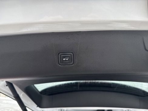 Used 2024 Chevrolet Traverse High Country image 12