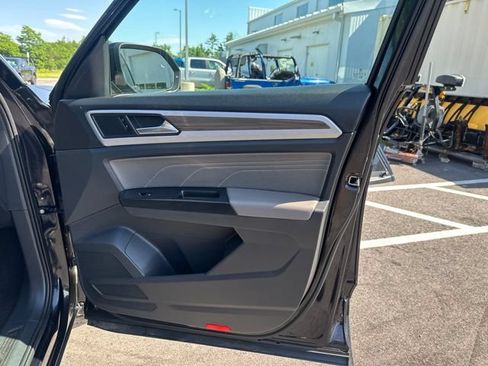 Used 2021 Volkswagen Atlas SEL AWD/4WD image 11