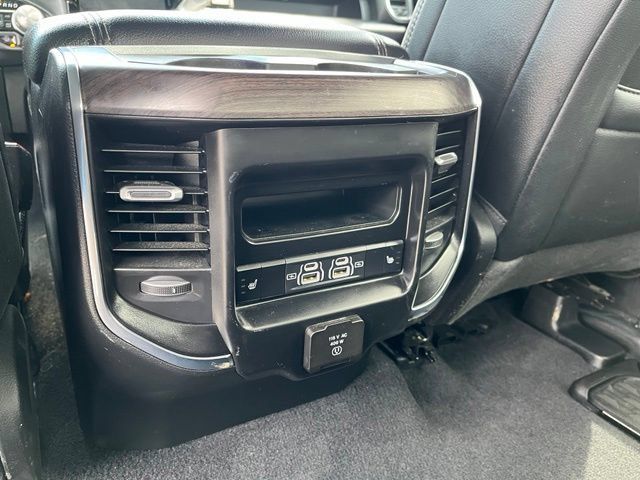 Used 2025 RAM 1500 Laramie AWD/4WD image 12