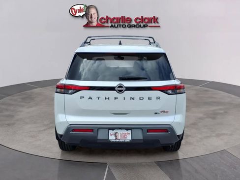 New 2026 Nissan Pathfinder SL image 4