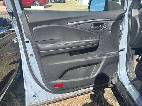 Used 2023 Honda Passport TrailSport image 8