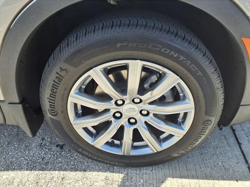 Used 2023 Cadillac XT4 Premium Luxury FWD image 7