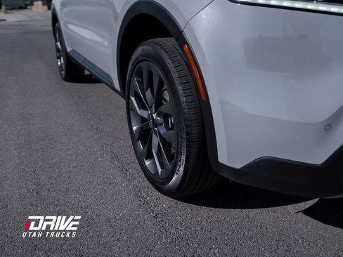 Used 2022 Kia Sorento SX Prestige w/ Rust Color Package image 9
