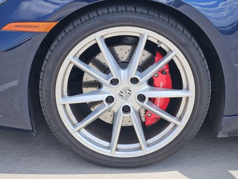 Used 2020 Porsche 911 Carrera 4S AWD/4WD image 14