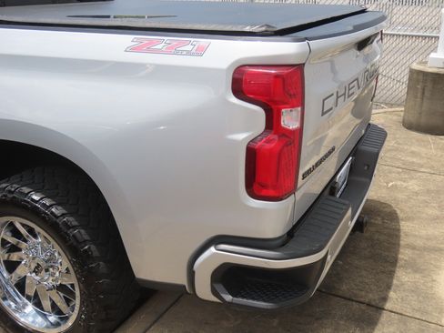 Used 2022 Chevrolet Silverado 1500 RST AWD/4WD image 13