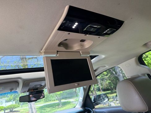 Used 2016 Chevrolet Suburban LTZ AWD/4WD image 36