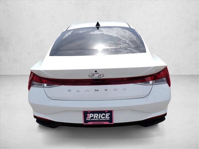 Used 2021 Hyundai Elantra SEL w/ Convenience Package FWD image 3