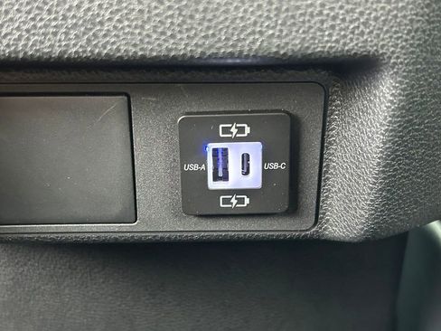Used 2025 Toyota Tacoma SR5 AWD/4WD image 22