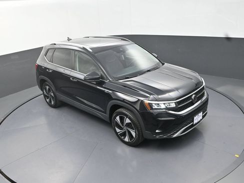 Used 2024 Volkswagen Taos SE AWD/4WD image 13