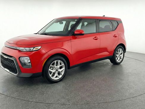 Used 2025 Kia Soul LX w/ LX Technology Package image 3