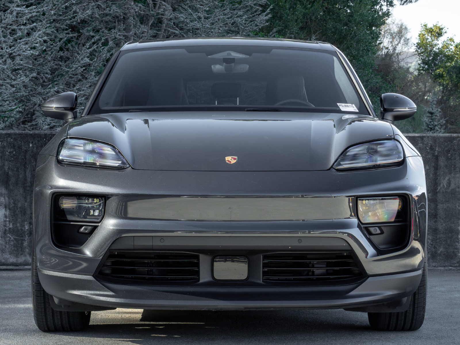 Certified 2025 Porsche Macan 4 Electric AWD/4WD image 8