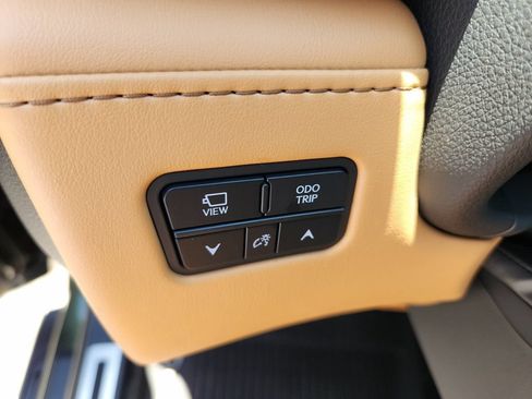 Used 2024 Lexus LX 600 4WD w/ Premium Package image 37