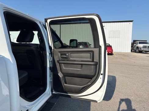 Used 2024 RAM 2500 Tradesman w/ Chrome Appearance Group AWD/4WD image 39