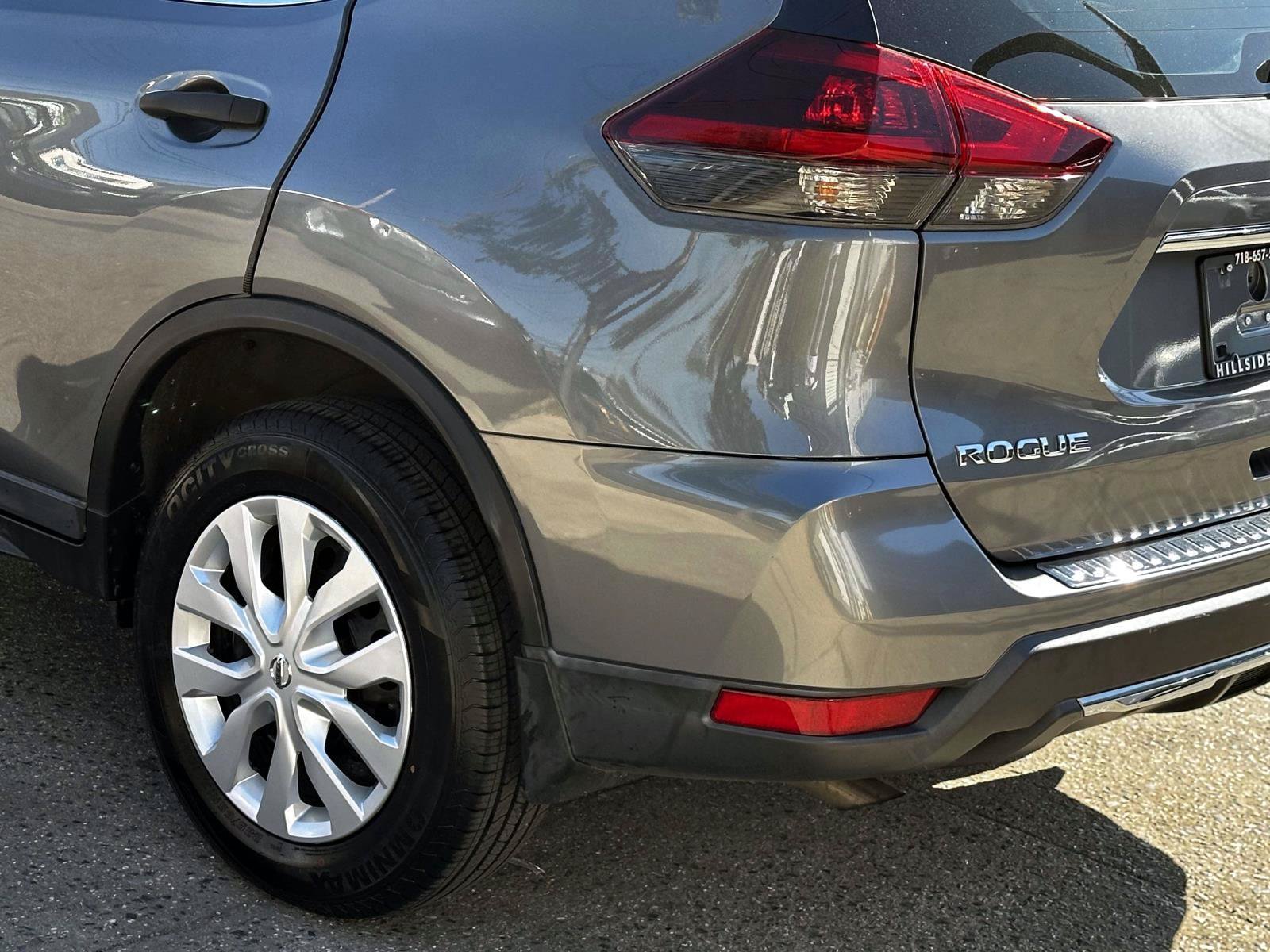 Used 2019 Nissan Rogue S AWD/4WD image 11