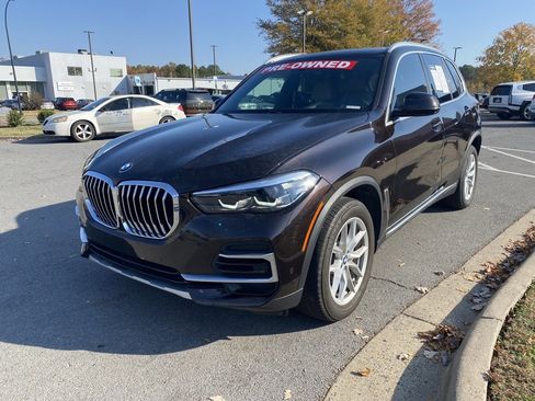 Used 2022 BMW X5 xDrive40i w/ Premium Package image 3