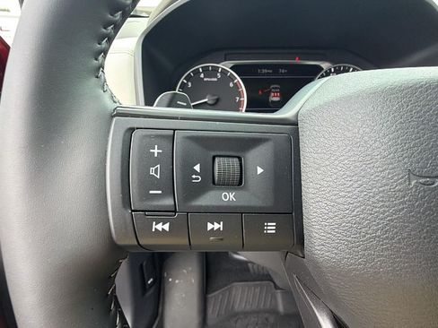 Used 2025 Nissan Rogue SV FWD image 26