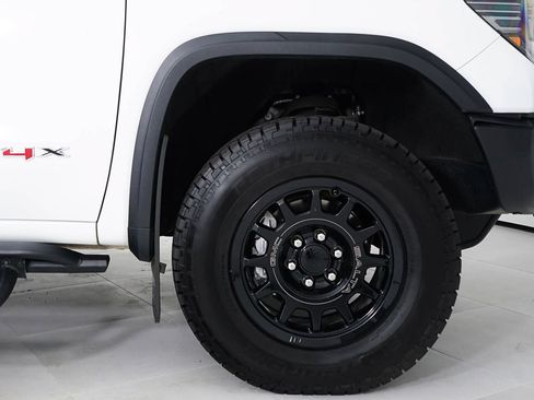 Used 2024 GMC Sierra 1500 AT4X w/ AT4X AEV Edition AWD/4WD image 16