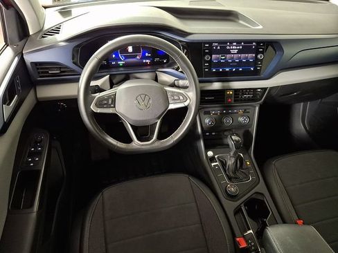 Used 2022 Volkswagen Taos SE AWD/4WD image 2