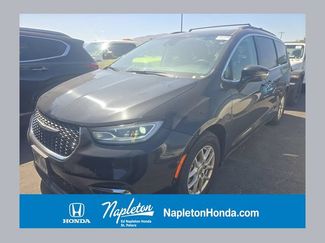 Used 2022 Chrysler Pacifica Touring-L w/ Uconnect Theater Family Group FWD video 1