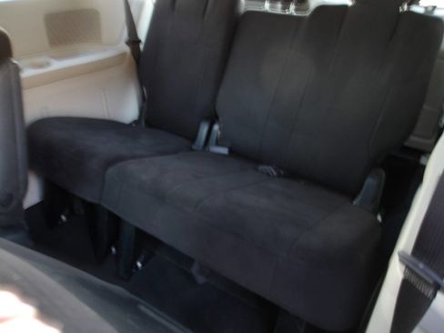 Used 2012 Dodge Grand Caravan SXT image 23