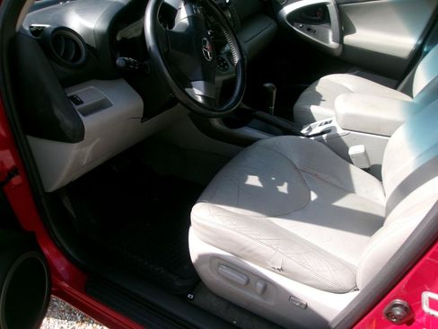 Used 2006 Toyota RAV4 Limited FWD image 11