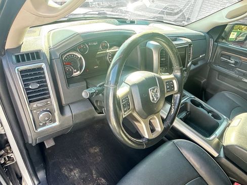 Used 2018 RAM 1500 Laramie AWD/4WD image 10
