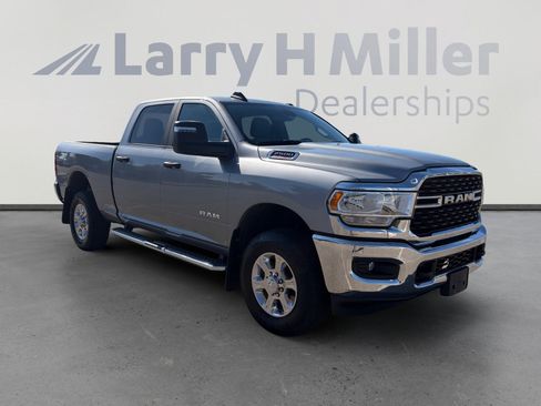 Used 2024 RAM 2500 Big Horn w/ Heated Seats & Wheel Group AWD/4WD image 8