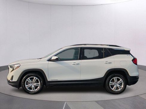 Used 2019 GMC Terrain SLE w/ Driver Convenience Package FWD image 2
