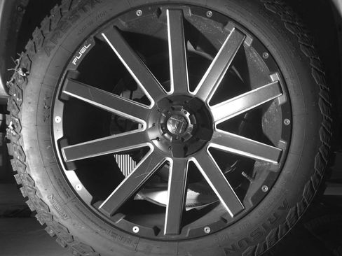 Used 2018 RAM 1500 Laramie w/ Convenience Group image 8