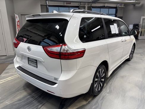 Used 2019 Toyota Sienna XLE image 34