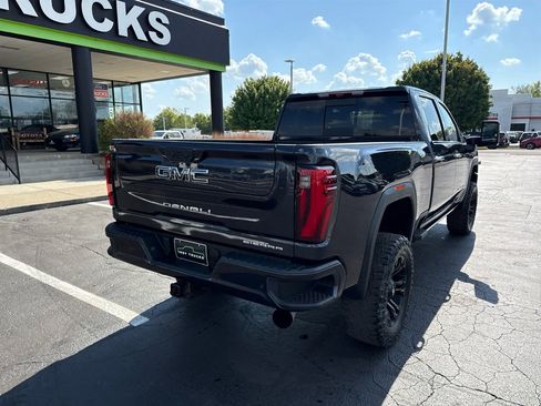Used 2024 GMC Sierra 3500 Denali Ultimate image 9