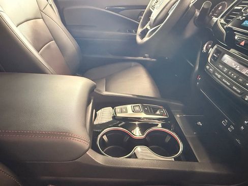 Used 2025 Honda Ridgeline Black Edition image 38