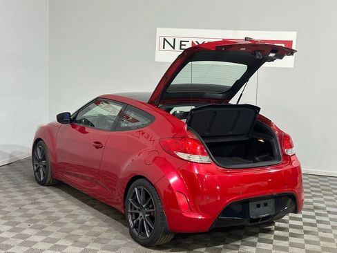 Used 2013 Hyundai Veloster w/ Style Pkg image 33