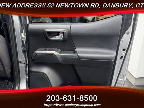 Used 2017 Toyota Tacoma TRD Sport w/ Tow Package (A/T) AWD/4WD image 30