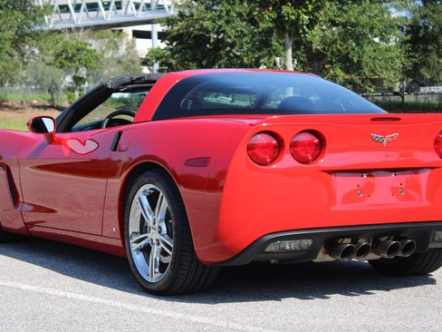 Used 2007 Chevrolet Corvette Coupe w/ Performance Package RWD image 14