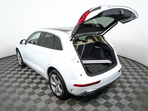 Used 2023 Audi Q5 2.0T Prestige w/ Prestige Package image 30