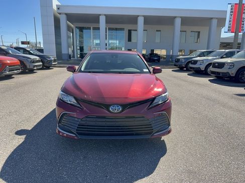 Used 2022 Toyota Camry LE image 3