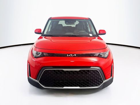 Used 2025 Kia Soul LX w/ LX Technology Package image 2